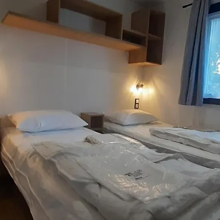 Mobil-home De Charme Dans Les Landes, Neuf, Equipe Gastes
